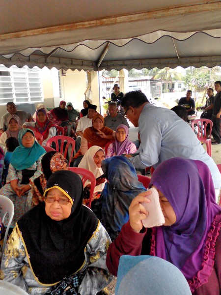 PEMBERIAN ZAKAT PADA 15 PENDUDUK KG TALANG