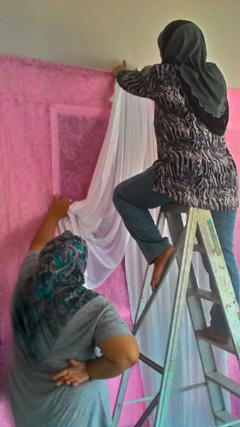 MEMASANG PELAMIN KENDURI