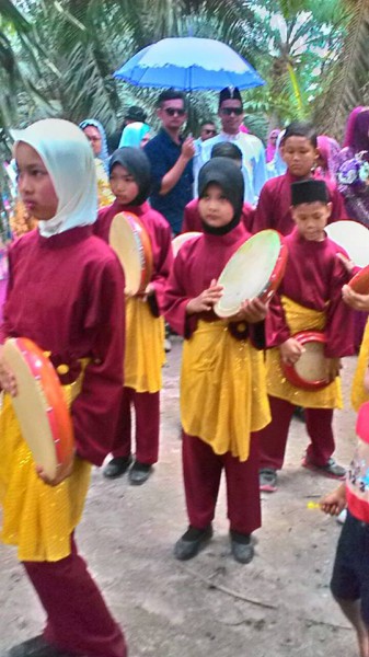 BERMAIN KOMPANG DI RUMAH KENDURI