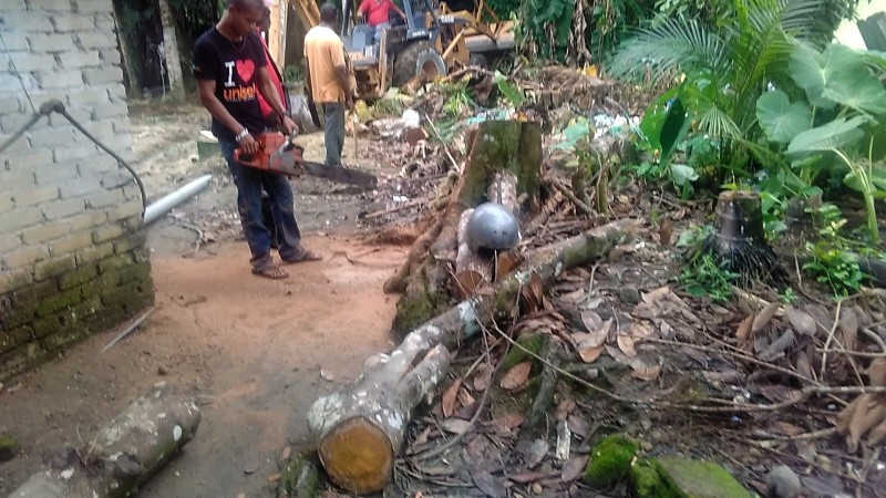 GOTONG ROYONG DI KAWASAN RUMAH HASHIM BIN AHMAD