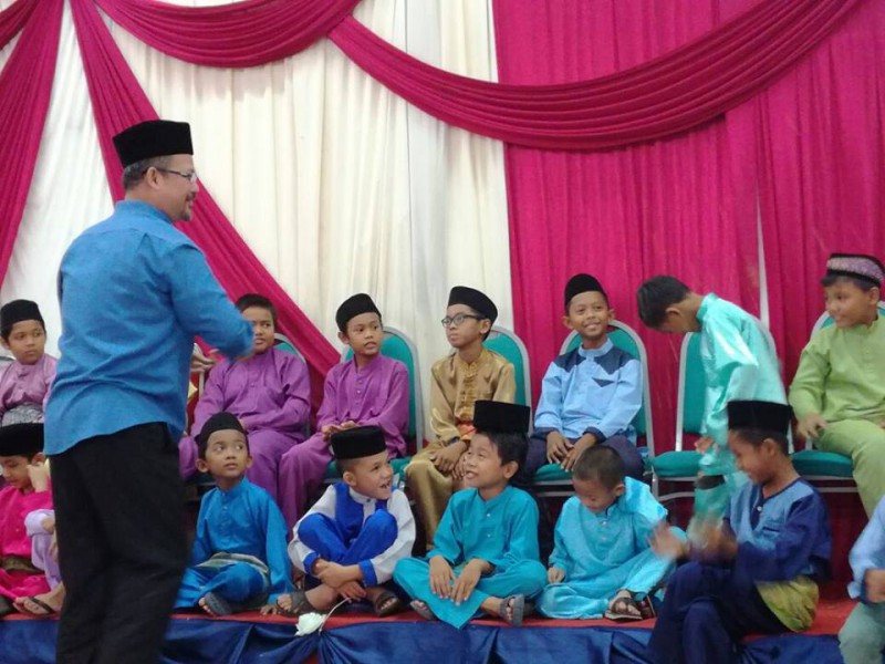 MENGHADIRI PROGRAM BERKHATAN BERAMAI-RAMAI ANJURAN KRT KARENTINA