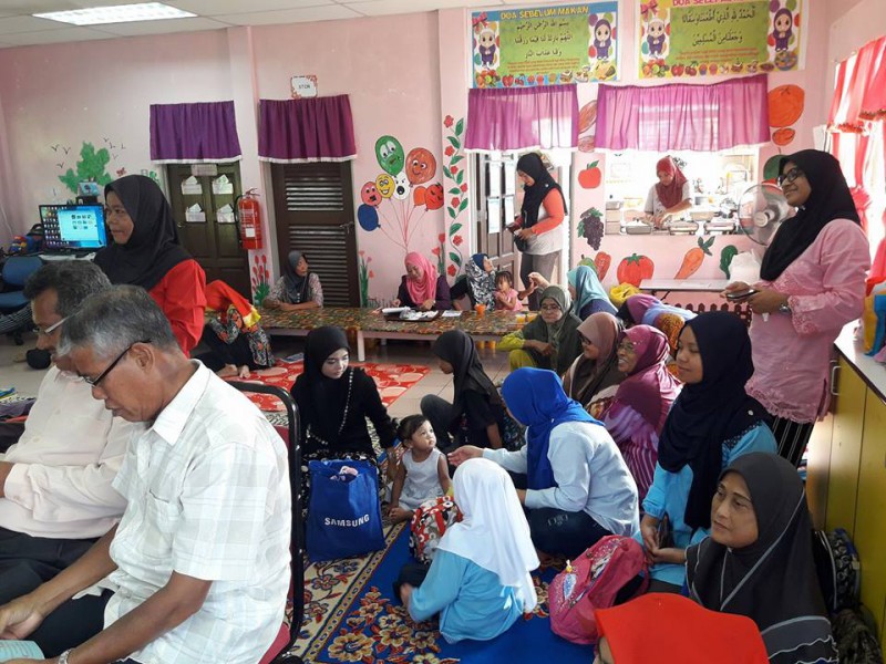 MAJLIS PENYAMPAIAN HADIAH DAN JAMUAN AKHIR TAHUN TABIKA KEMAS KUALA SLIM TAHUN 2017