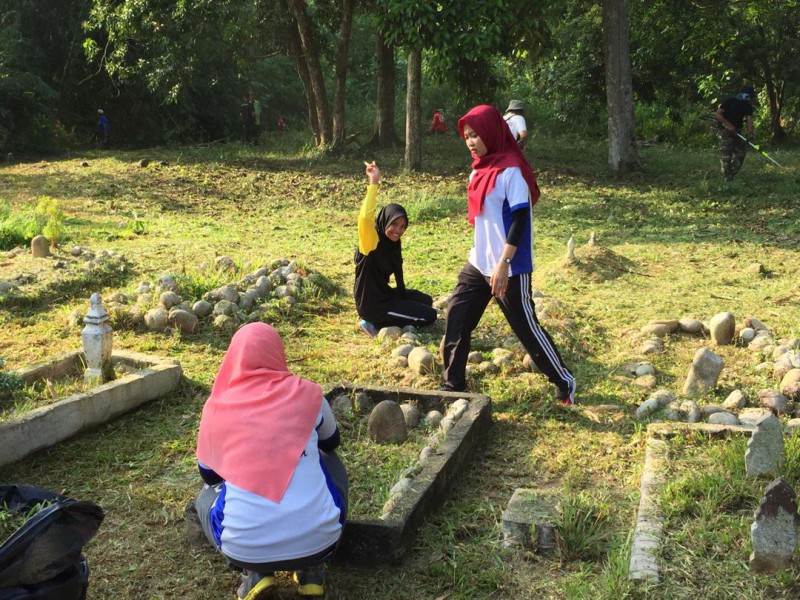 PROGRAM GOTONG ROYONG - PEMBERSIHAN TANAH PERKUBURAN KG SIMPANG 4 DALAM