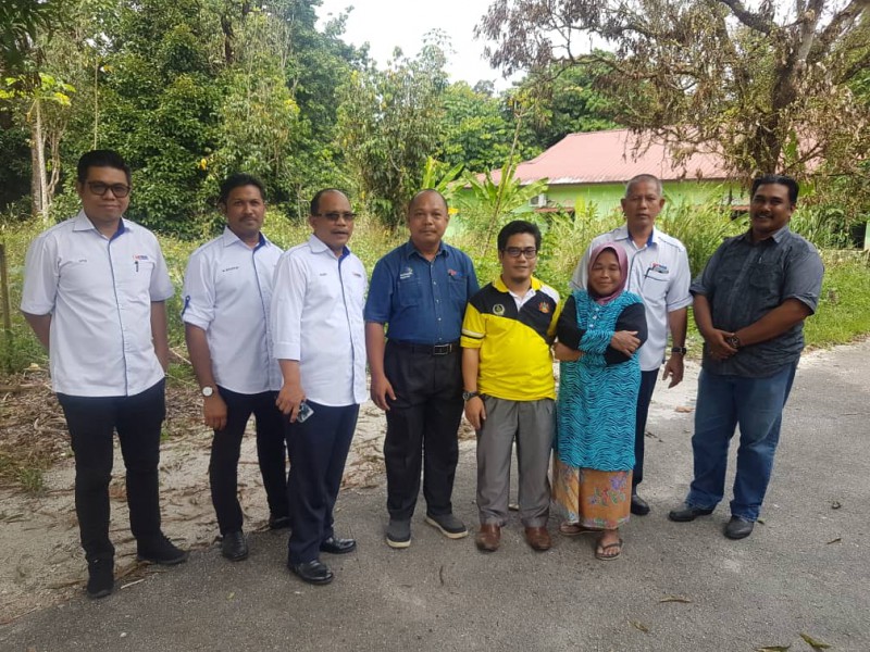 LAWATAN TAPAK RUMAH BANTUAN OLEH MARA DAN PENGHULU MUKIM