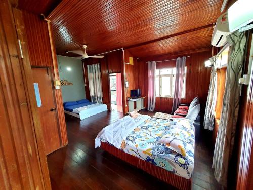 HOMESTAY