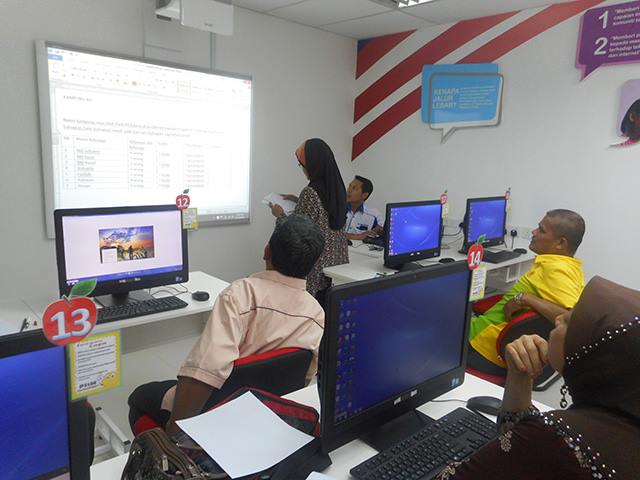 PROGRAM JKKK BERSAMA KOMPUTER