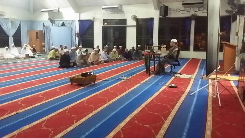 MENGADAKAN MAJLIS MAULIDUR RASUL DI MASJID AL ANSAR BALIK BUKIT