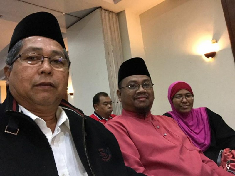 MENGHADIRI KURSUS PEMERKASAAN PENGERUSI DAN SETIAUSAHA JKKK PERINGKAT DAERAH HILIR PERAK.