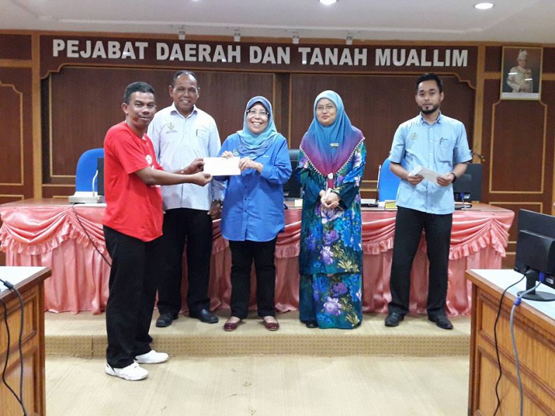 MAJLIS PENYERAHAN PERUNTUKAN PENTADBIRAN JKKK BAGI DAERAH MUALLIM