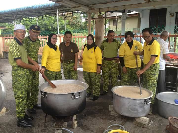 GOTONG ROYONG MEMASAK BUBUR LAMBUK