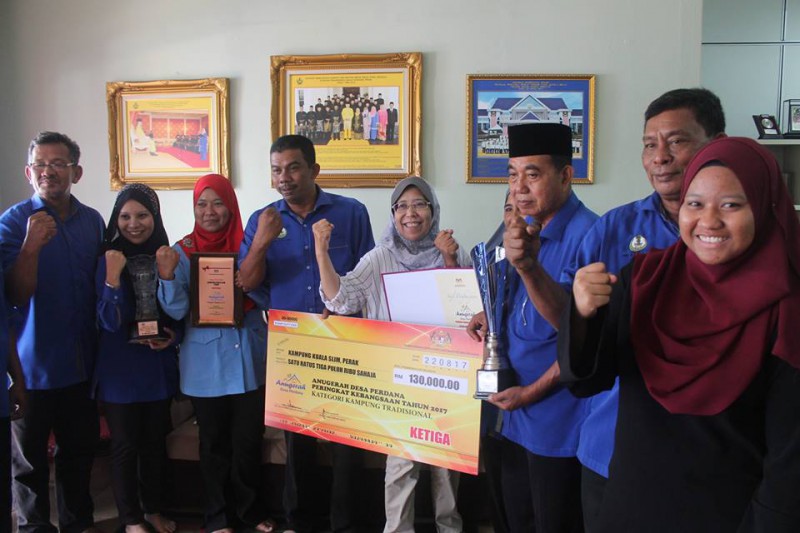 KUNJUNGAN HORMAT JKKK KG KUALA SLIM BERTEMU YB. DATO HJH RUSNAH KASSIM
