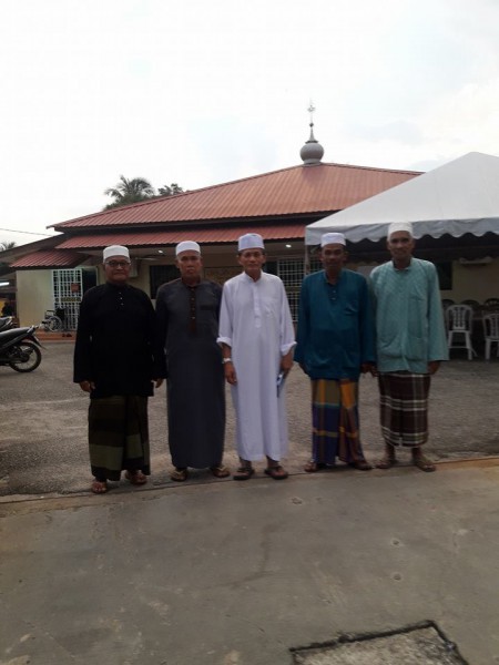KUNJUNGAN YDH. TOH PADUKA SETIA DATO' IR. DR. SAFRY KAMAL BIN HJ AHMAD KE SURAU TOK WAN KG JAYA KUALA SLIM