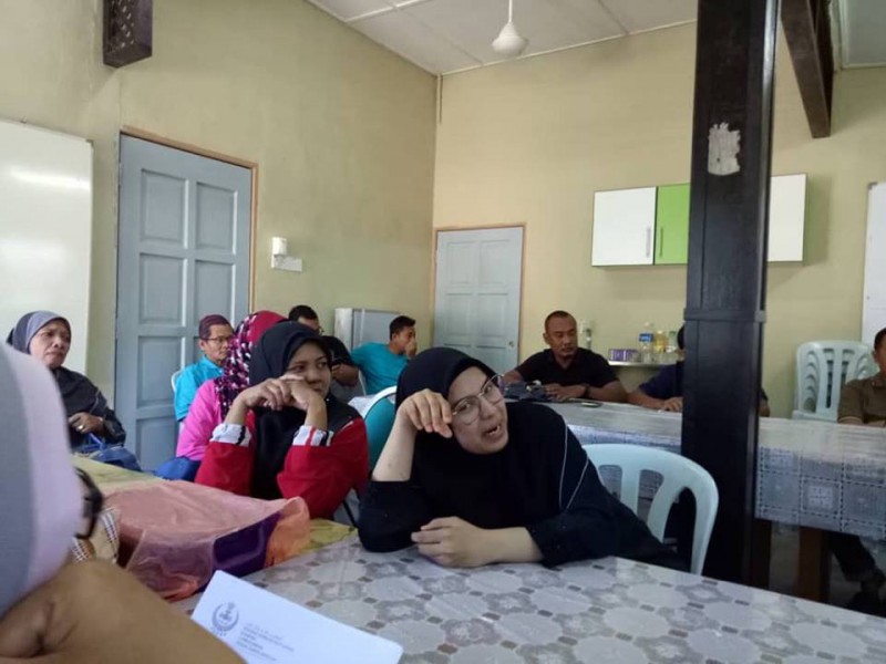 PERJUMPAAN BERSAMA PENDUDUK KAMPUNG