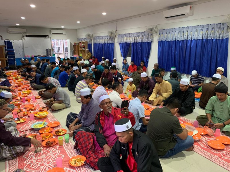 IFTAR RAMADAN MASJID JAMEK TG MALIM